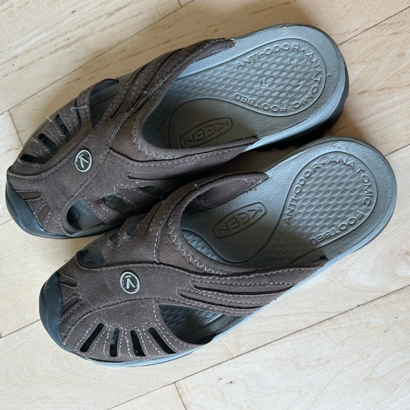 KEEN Women’s Rose Slide Brown Sandals Size 7 (EU 37.5) - Picture 1 of 13